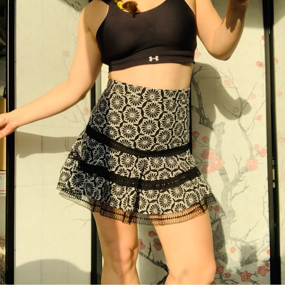 Anthro BARDOT Skirt Boho Flare Ruffle Floral 3D Lace Tiered Eyelet Embroidery - Picture 12 of 16